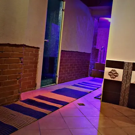 Gertrude Bath For Party's And Other With 2 Bedrooms Apartamento *
