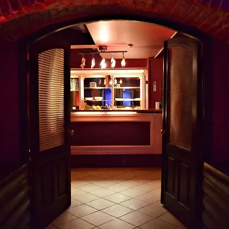 Gertrude Bath For Party's And Other With 2 Bedrooms Apartment *