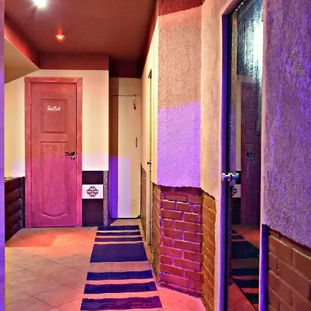 Gertrude Bath For Party's And Other With 2 Bedrooms Apartment *